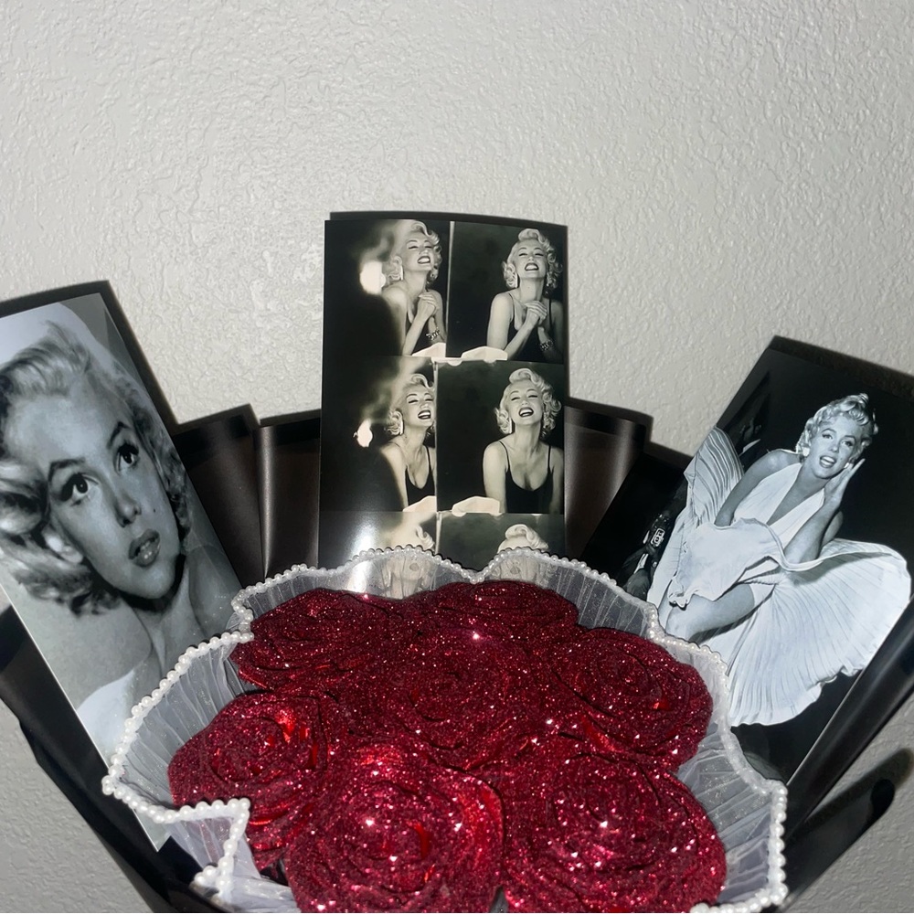 marilyn monroe bouquet